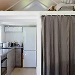 Your Own Private Retreat Near The Water