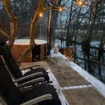 Your Own Private Retreat Near The Water *