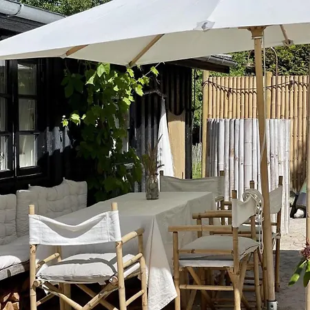 Nyaraló Your Own Private Retreat Near The Water