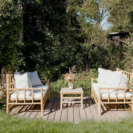 Your Own Private Retreat Near The Water *